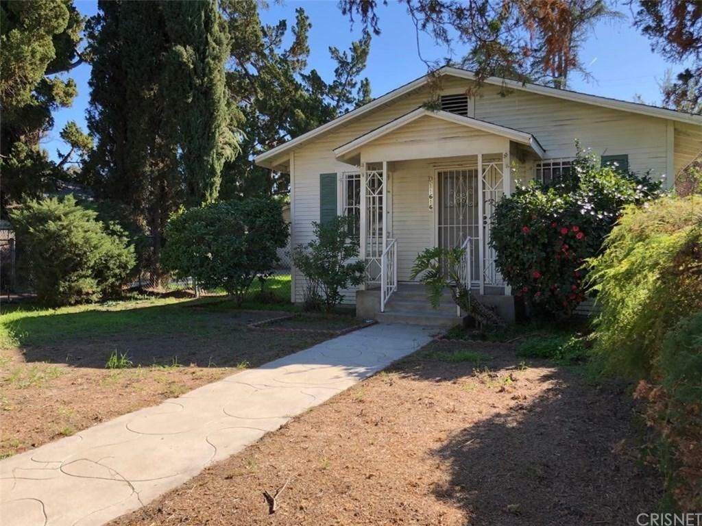 Property Photo:  11616 Morrison Street  CA 91601 