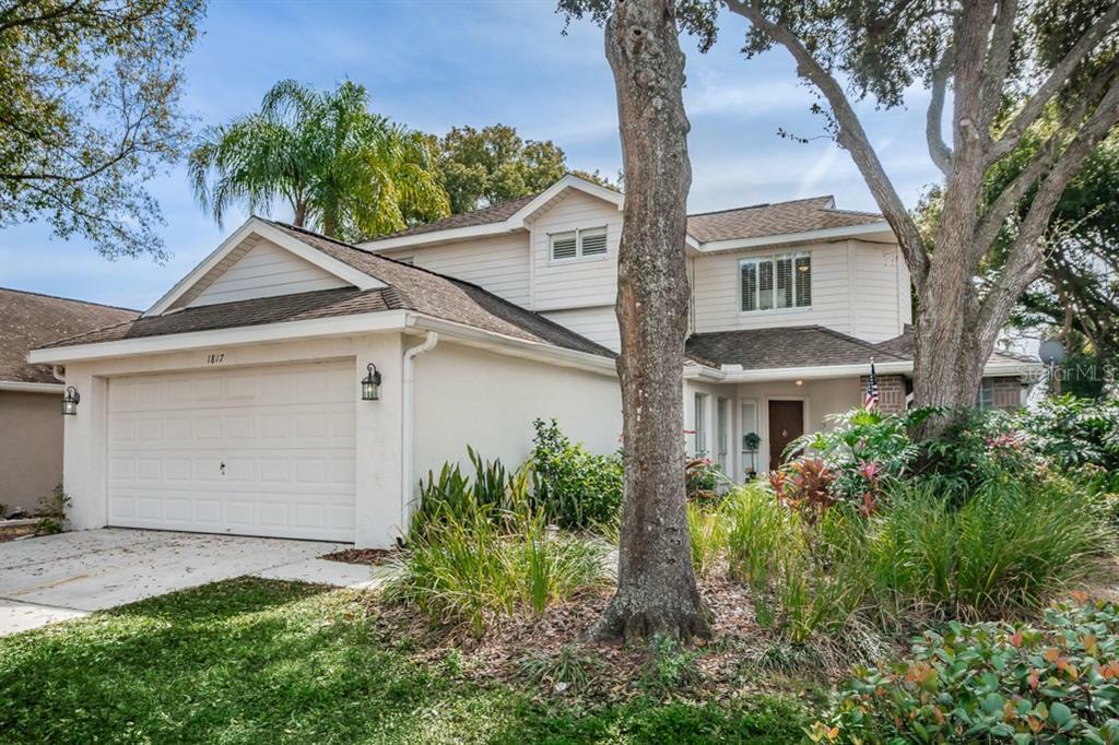 Property Photo:  1817 Erin Brooke Drive  FL 33594 