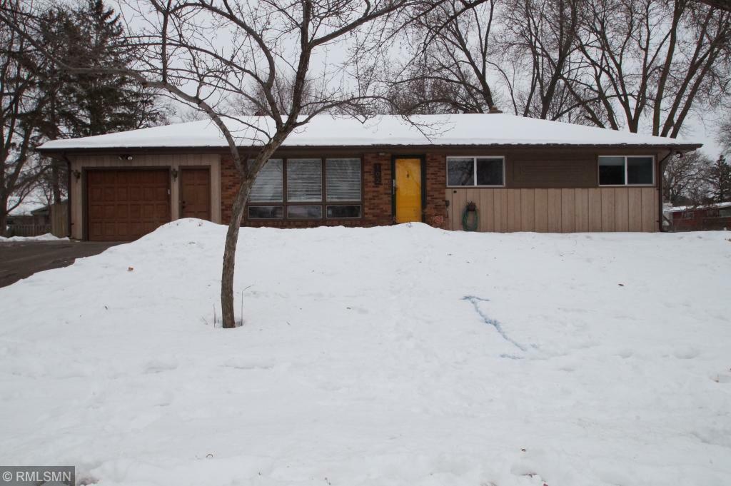 Property Photo:  102 Martin Way  MN 55127 