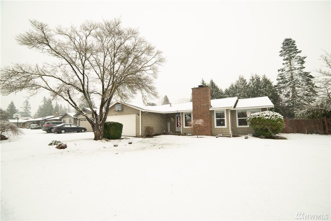 Property Photo:  414  Cascade Way  WA 98264 