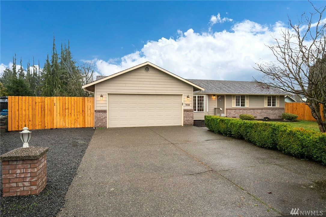 Property Photo:  7616 64th Dr NE  WA 98270 