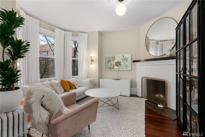 129  Warren Avenue N H  Seattle WA 98109 photo