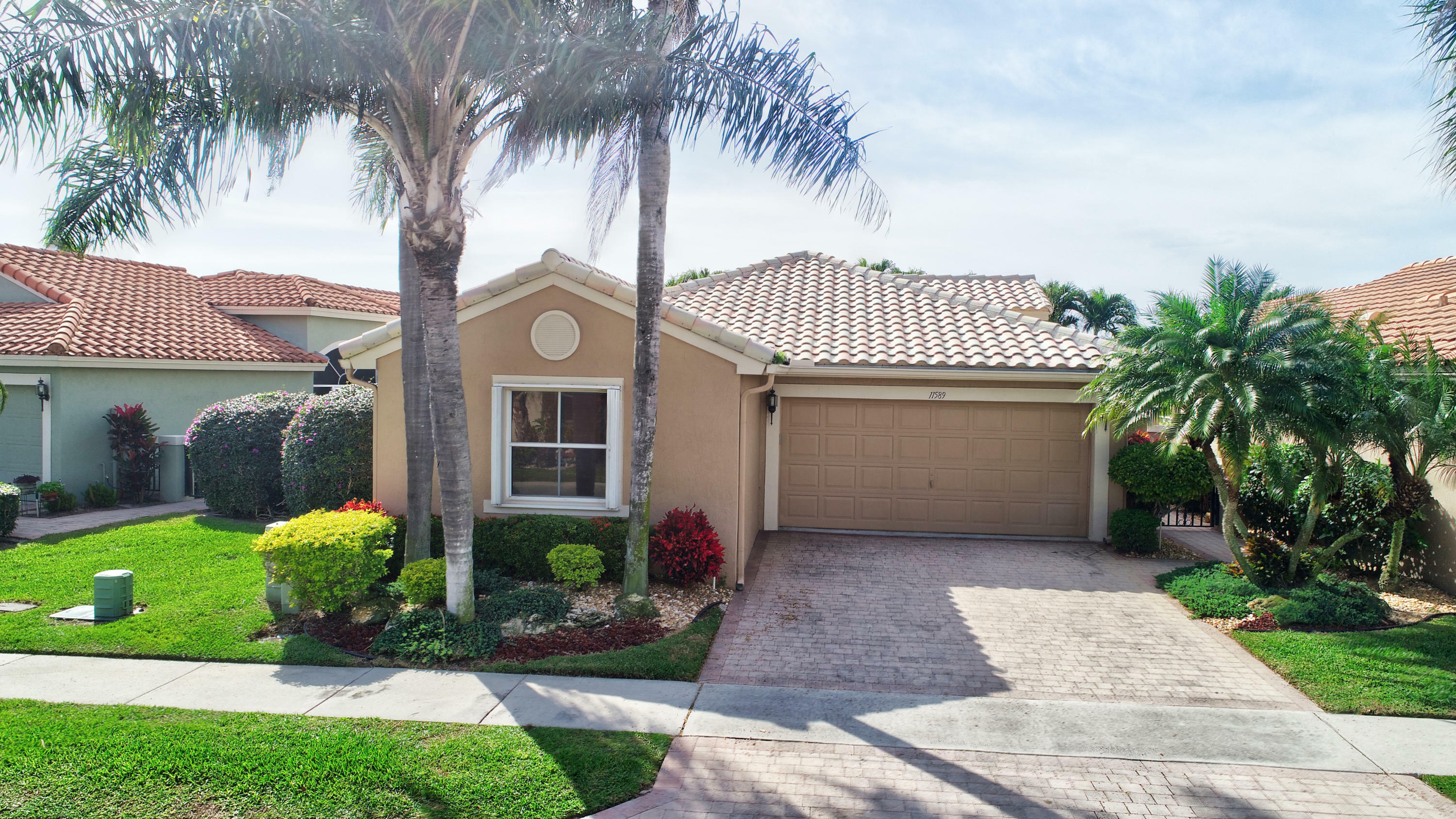 Property Photo:  11589 Augustus Drive  FL 33437 