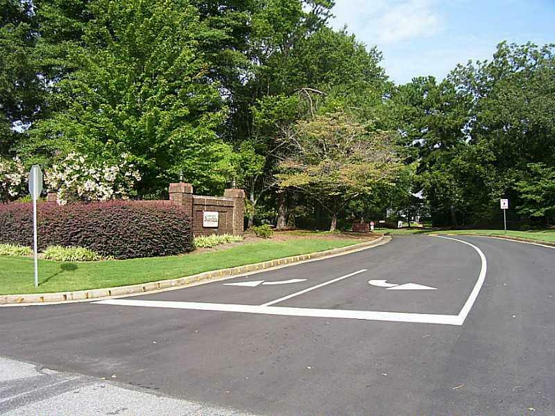 Property Photo: 114 Hampshire Court 114 30002