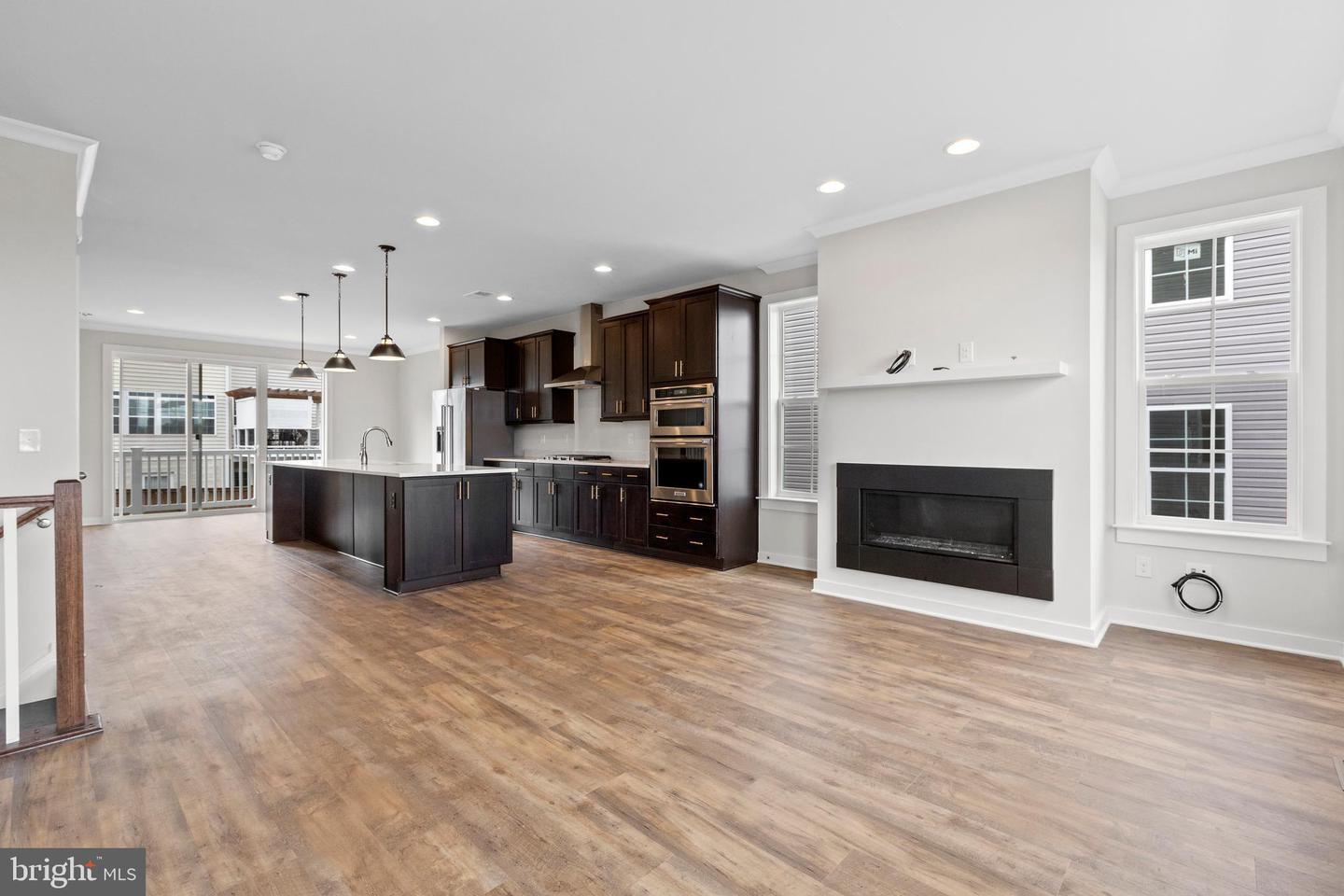 Property Photo: 42403 Arcola Vista Terrace VA 20166