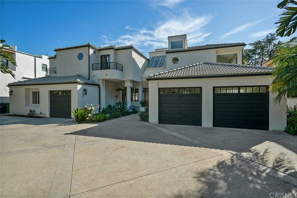 Property Photo:  13348 Chandler Boulevard  CA 91401 