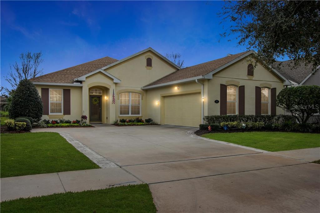 Property Photo:  1115 Heron Point Way  FL 32724 