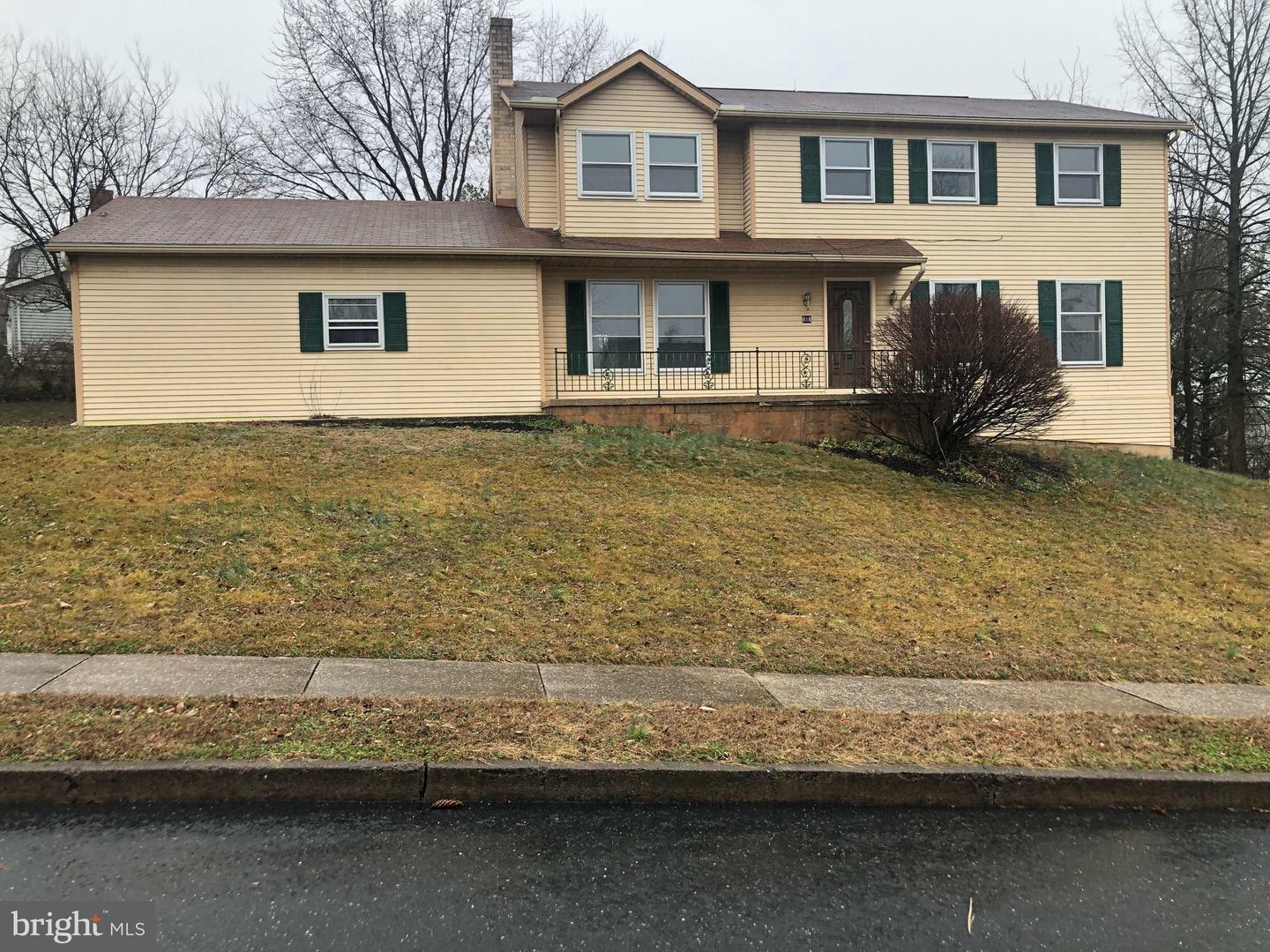 Property Photo:  818 Ridgewood Drive  PA 17050 