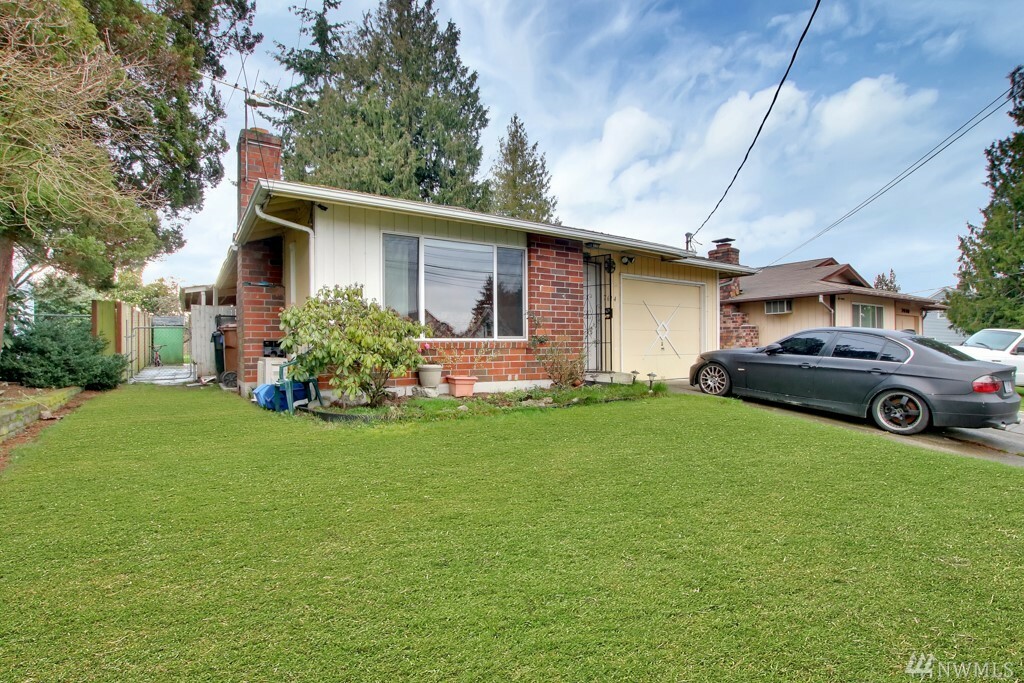 Property Photo:  7614 S Park Ave  WA 98408 