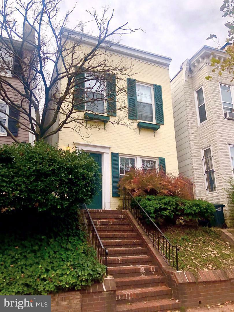 Property Photo:  317 4th Street SE  DC 20003 