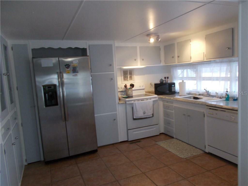 Property Photo:  1806 Illinois Avenue  FL 34207 