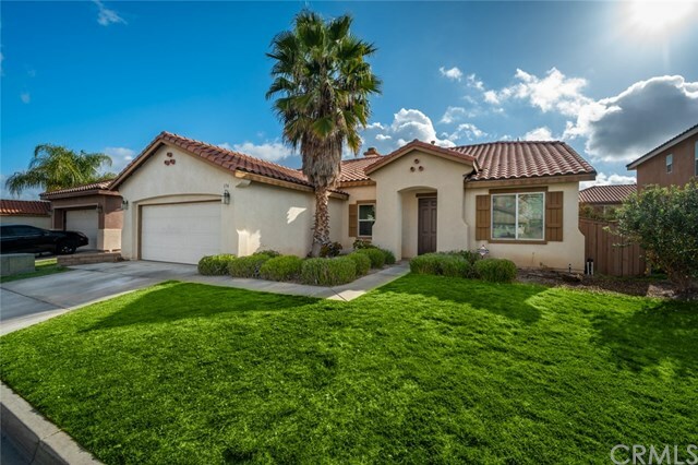 Property Photo:  174 La Amistad Way  CA 92545 