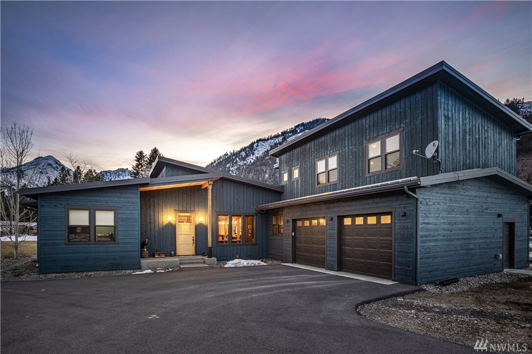 Property Photo:  12528 Shore St  WA 98826 