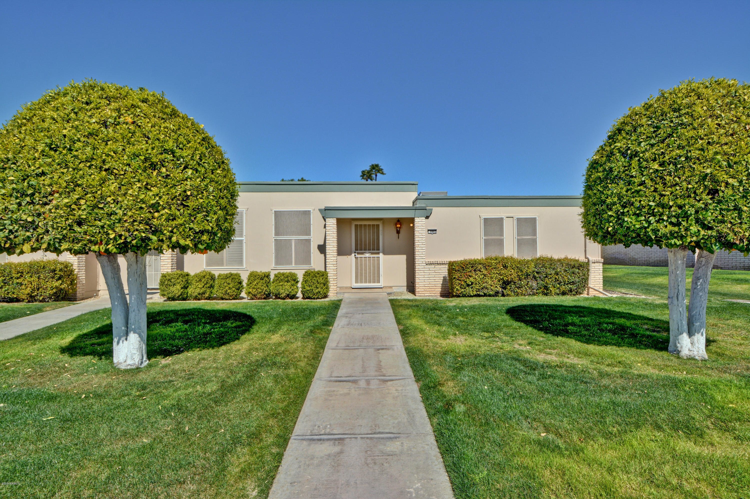 Property Photo: 9902 W Hawthorn Drive AZ 85351