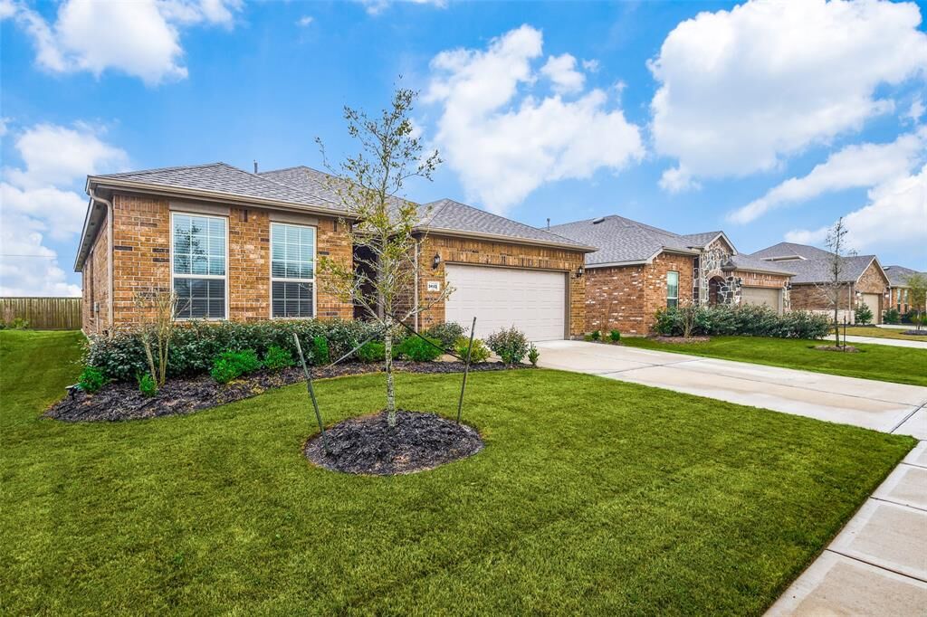 Property Photo: 3443 Satin Leaf Lane TX 77469