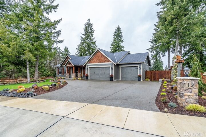 Property Photo:  113  Redwood Lane  WA 98570 