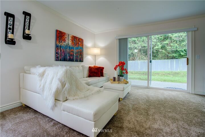 Property Photo: 1526 192nd Street SE S1 WA 98012