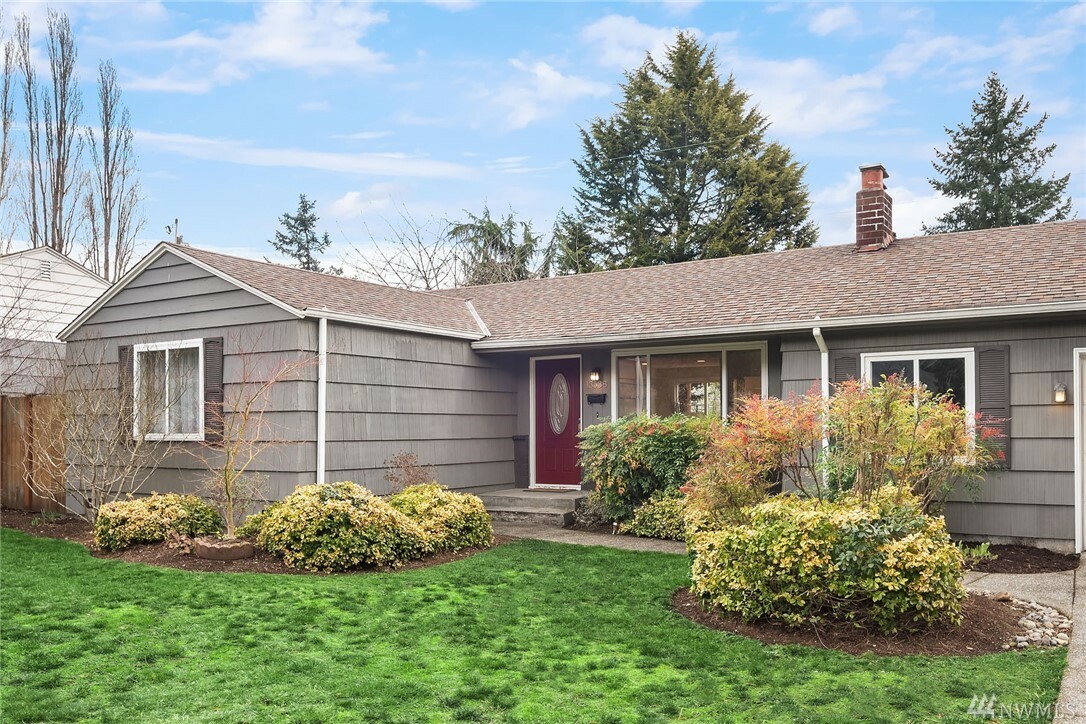 Property Photo: 13538 15th Place NE WA 98125