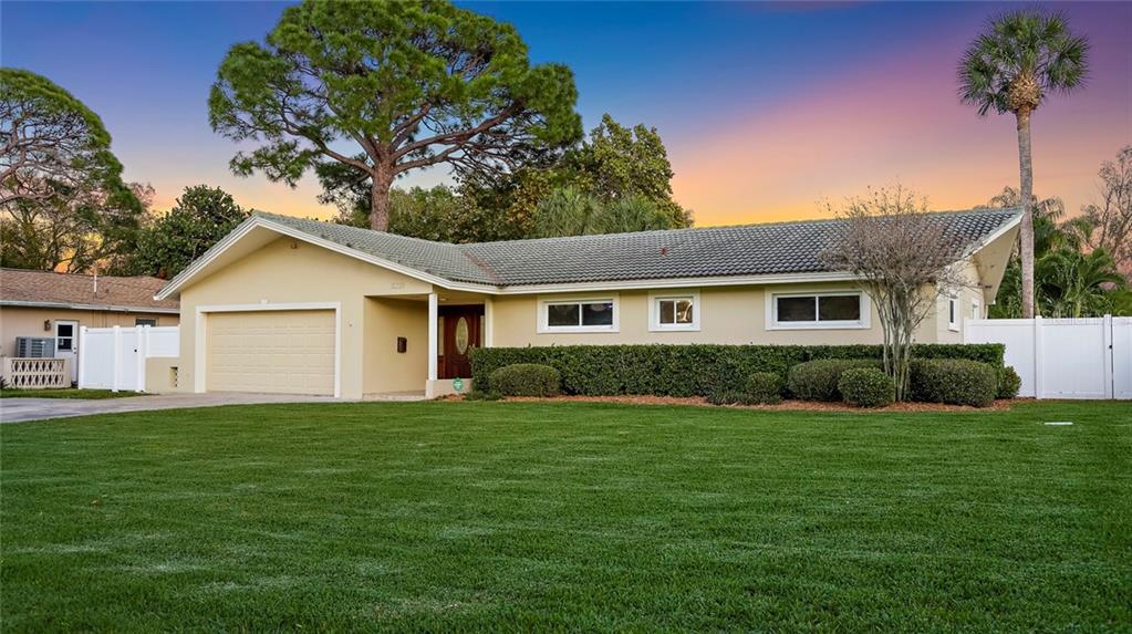 Property Photo: 5321 Dover Street NE FL 33703