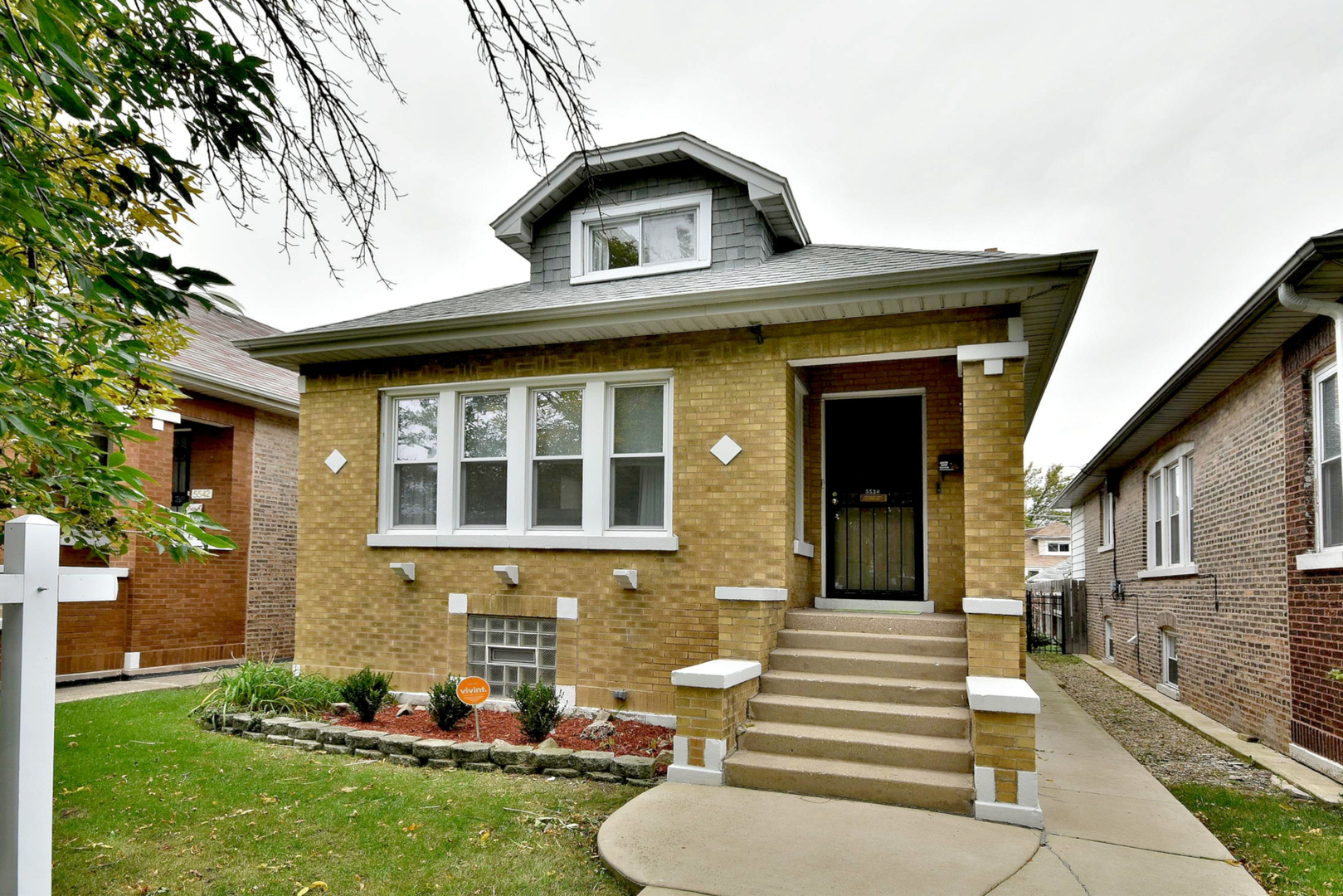 Property Photo:  5538 West Roscoe Street  IL 60641 