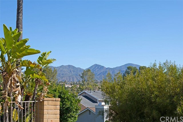 Property Photo:  21732 Esmalte  CA 92692 