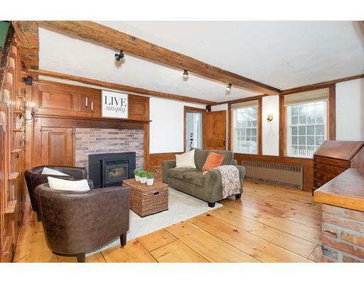 Property Photo: 293 Chicopee Row MA 01450