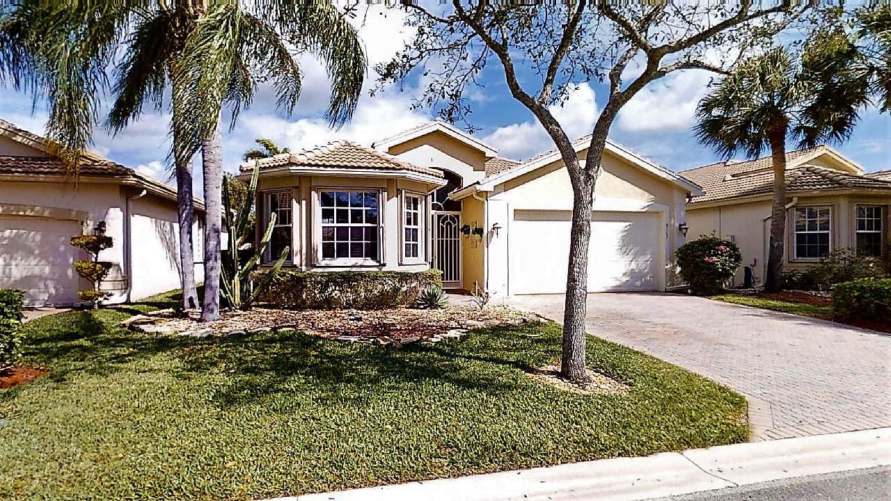 Property Photo: 8167 Abalone Point Boulevard FL 33467