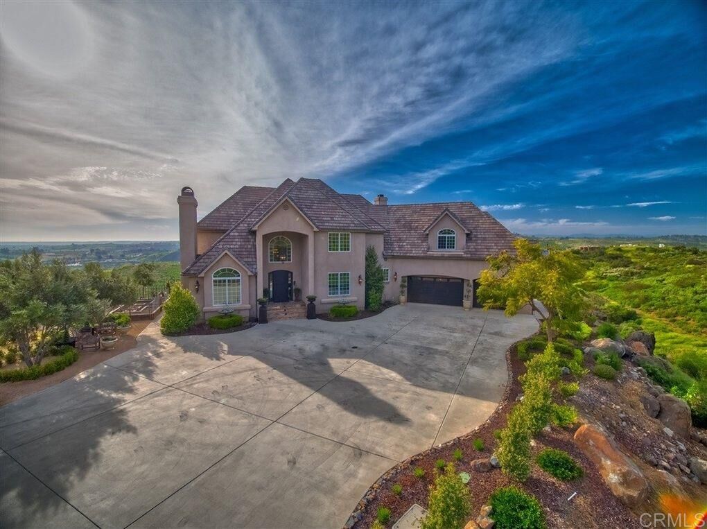 Property Photo: 1301 Chariot Court CA 92003