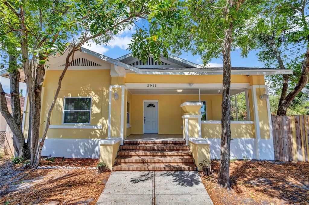 Property Photo:  