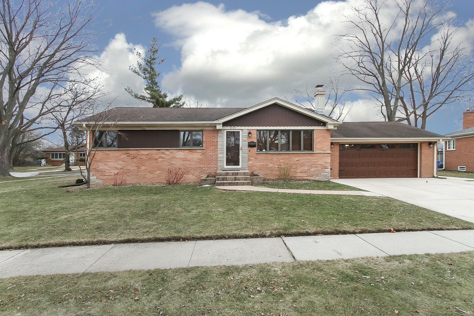 Property Photo:  1717 Verde Court South  IL 60056 