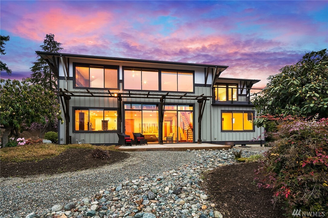 Property Photo:  1406  97th Avenue NE  WA 98004 