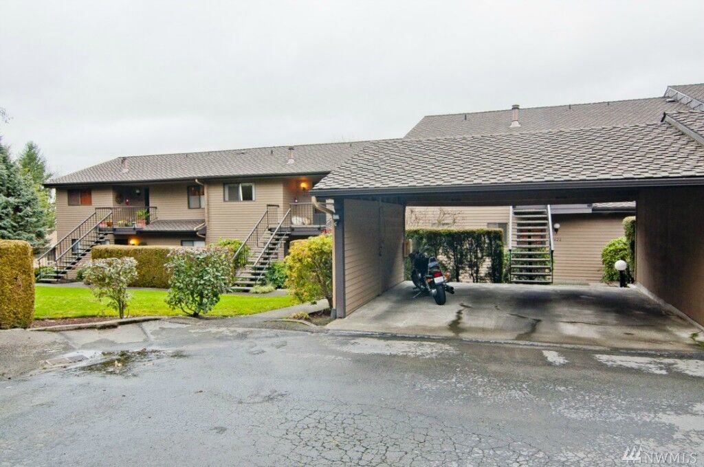 Property Photo: 10624 Glen Acres Drive S 10624 WA 98168