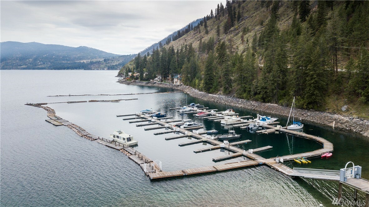 Property Photo: 11415 S Lakeshore Rd 6 WA 98816