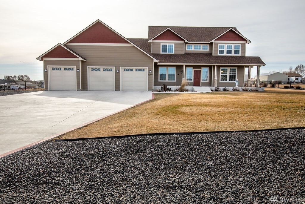 Property Photo: 10377 Road 5.7 NE WA 98837