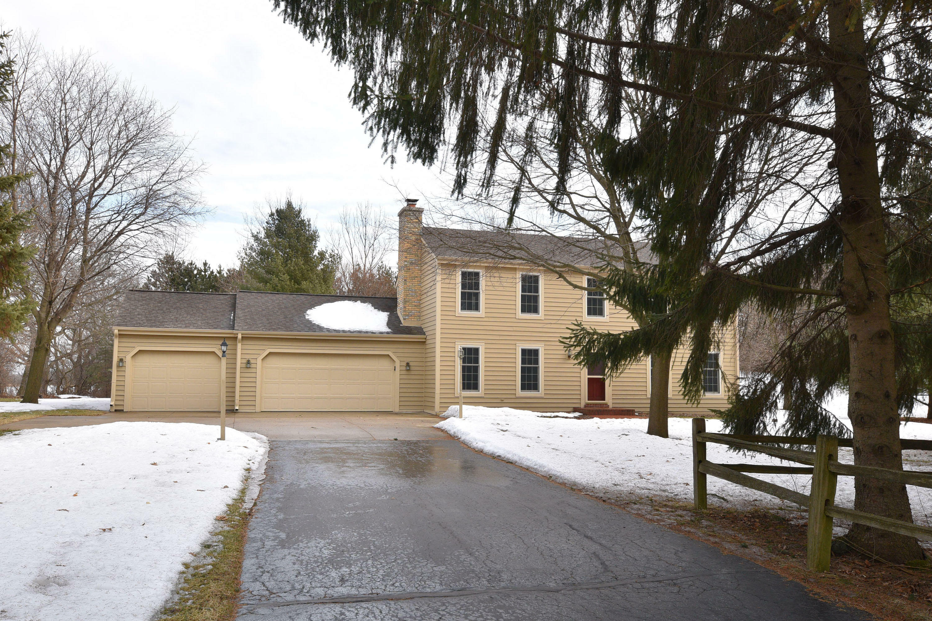 Property Photo:  582 Swansea Glen  WI 53183 