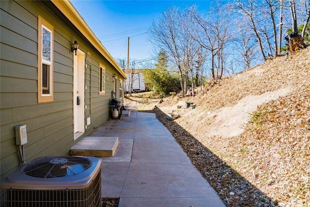 Property Photo:  22 Fredalba Road  CA 92382 