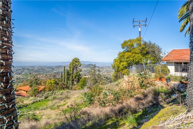 Property Photo:  1022 Rainbow Crest Road  CA 92028 