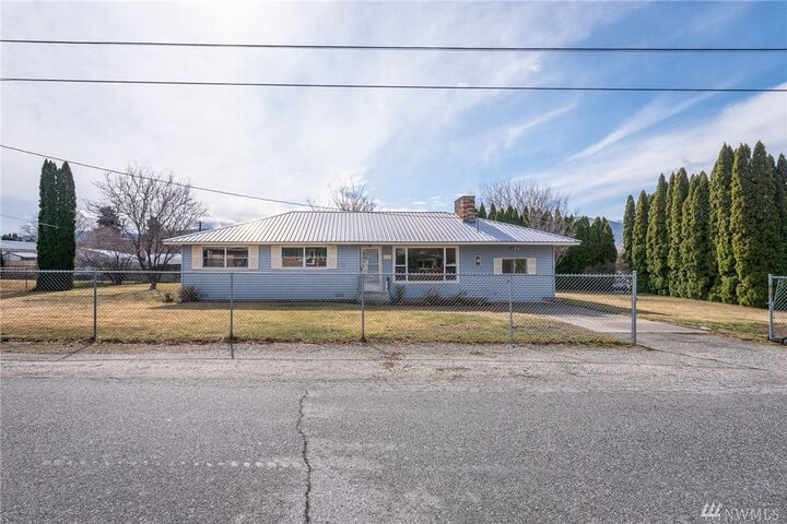 1080 SE Tedford Street  East Wenatchee WA 98802 photo