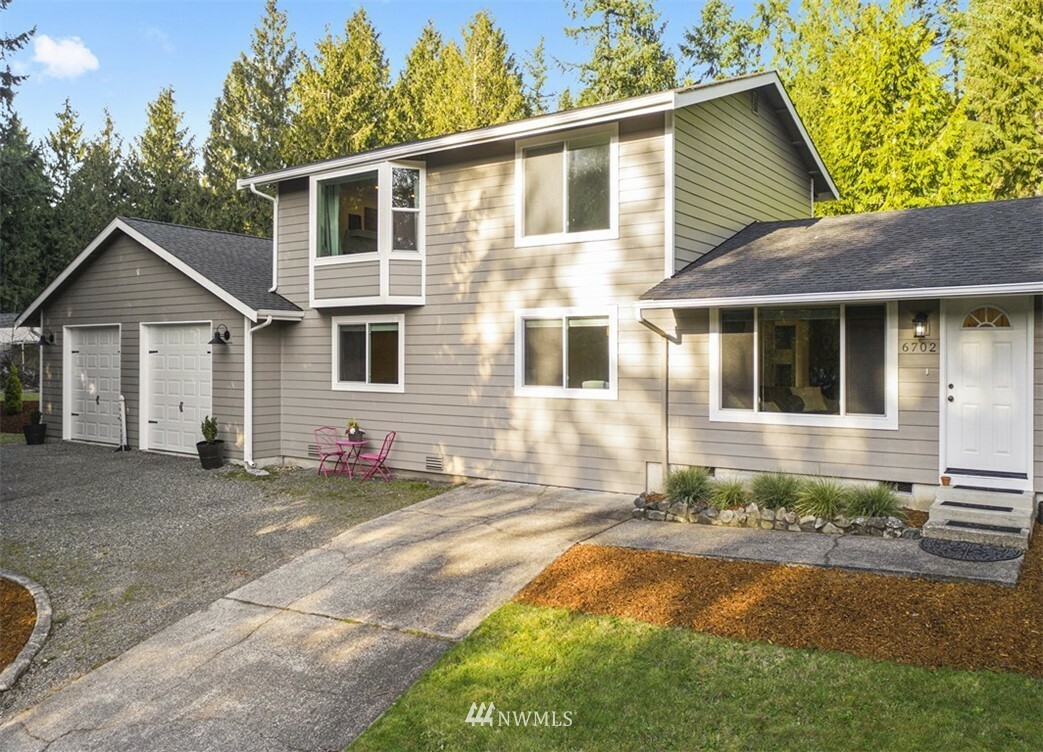 Property Photo:  6702 185th Avenue E  WA 98391 