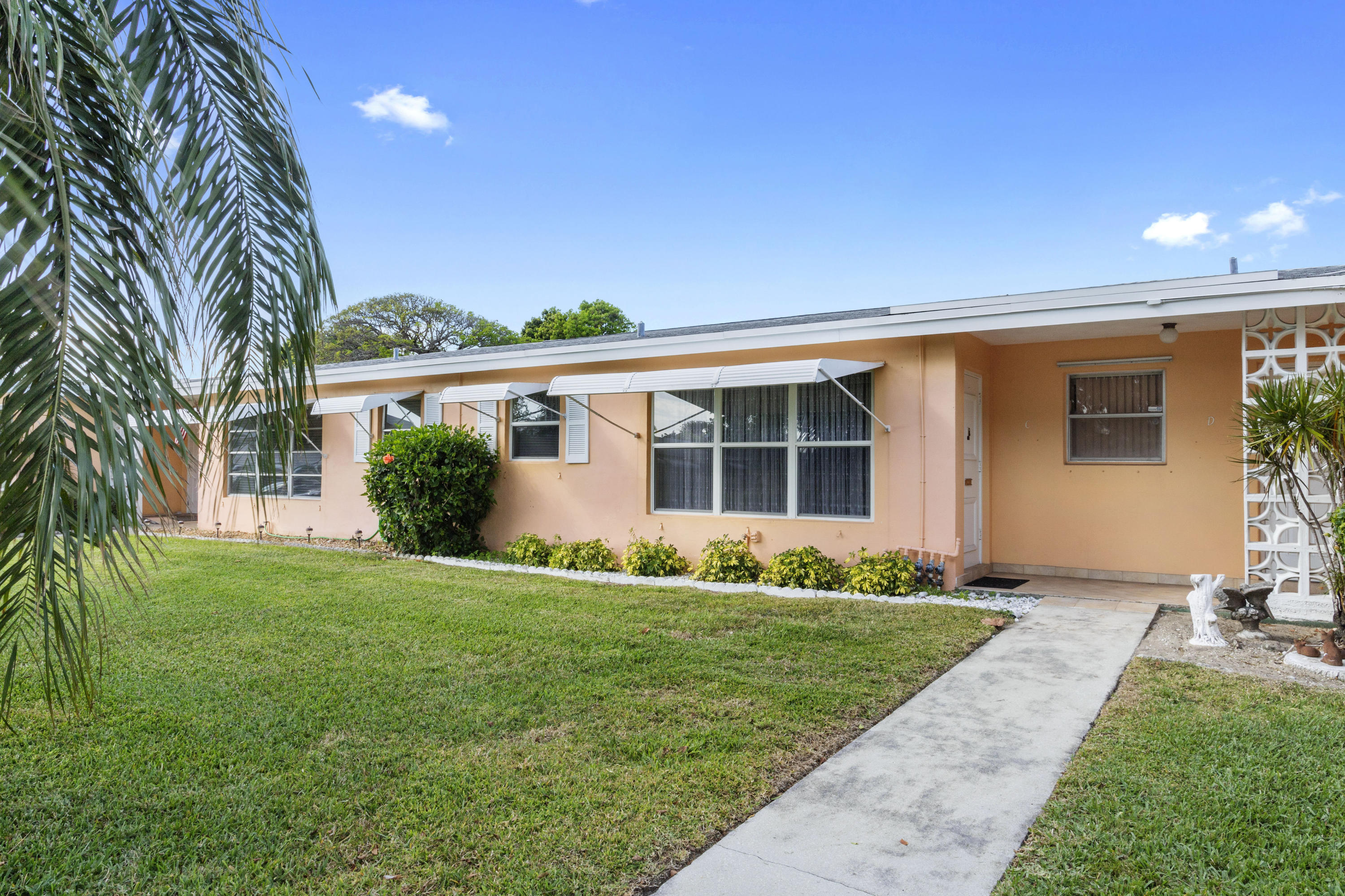 Property Photo: 255 South Boulevard C FL 33435