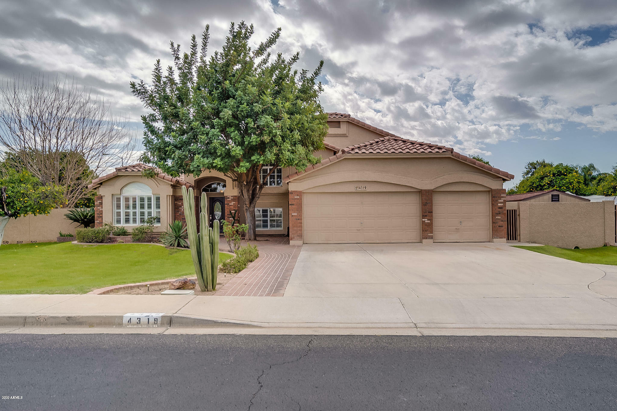 Property Photo:  4319 E Hope Street  AZ 85205 