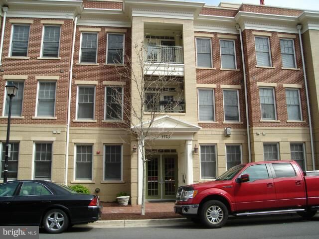 Property Photo: 1115 Cameron Street 306 VA 22314