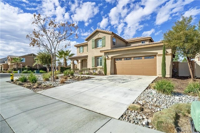 Property Photo:  29652 Glenneyre Way  CA 92584 