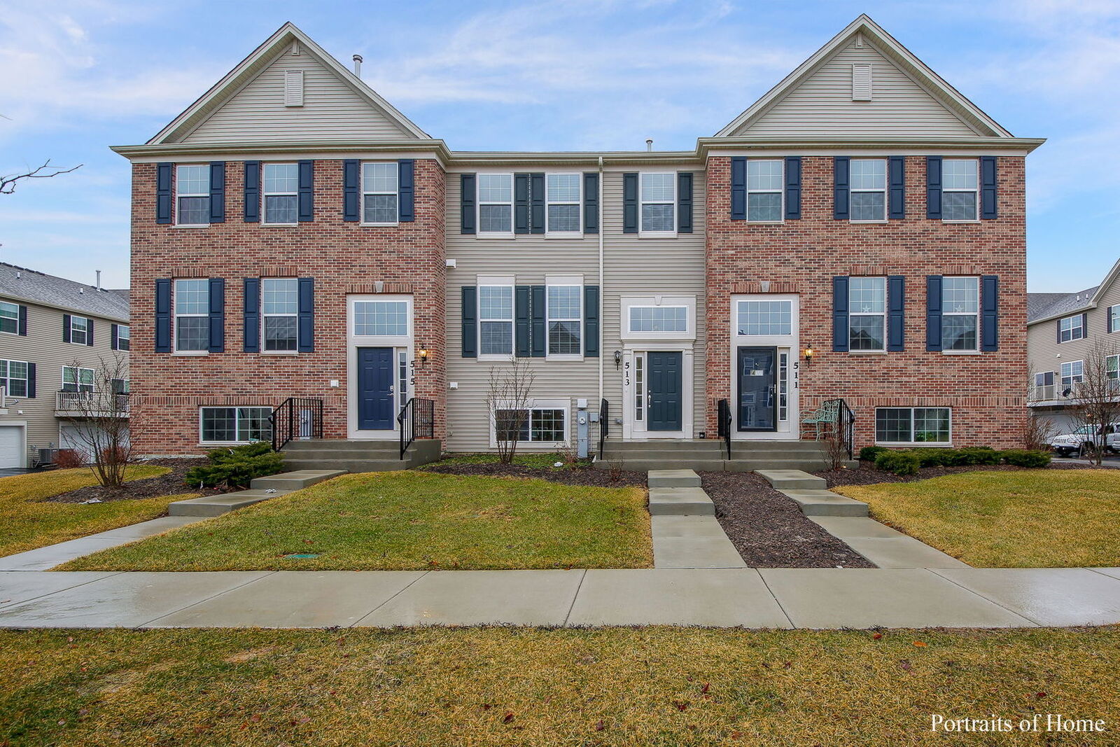 Property Photo:  513 Town Center Boulevard  IL 60136 