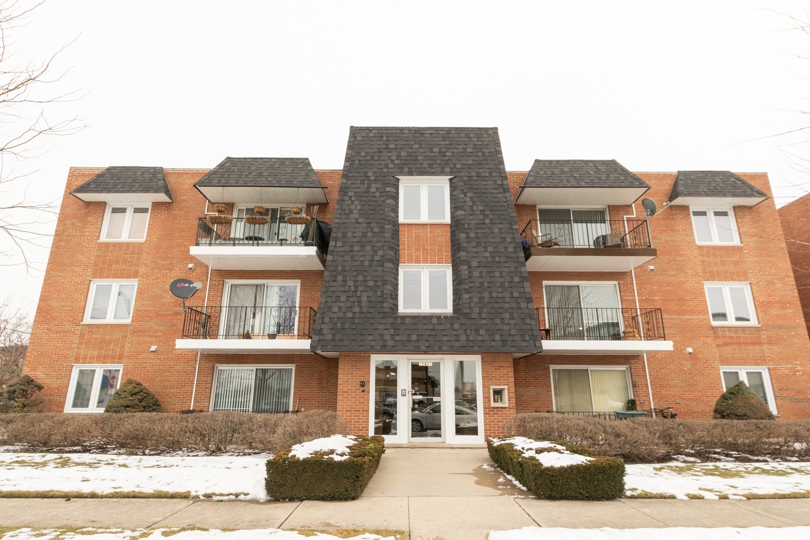 Property Photo:  10801 South Keating Avenue 3sw  IL 60453 