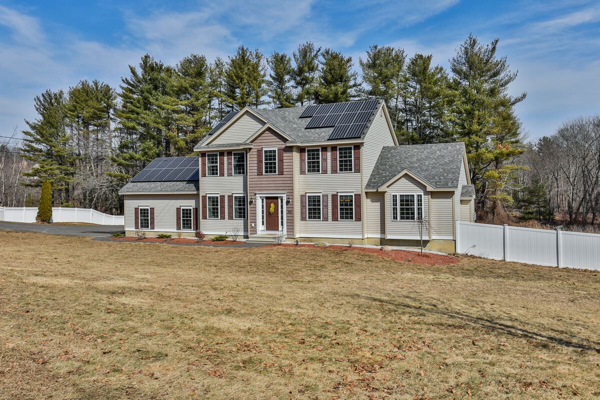 Property Photo:  391 Chester Road  NH 03032 