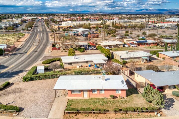 Property Photo: 2021 E Santa Maria Drive AZ 85635