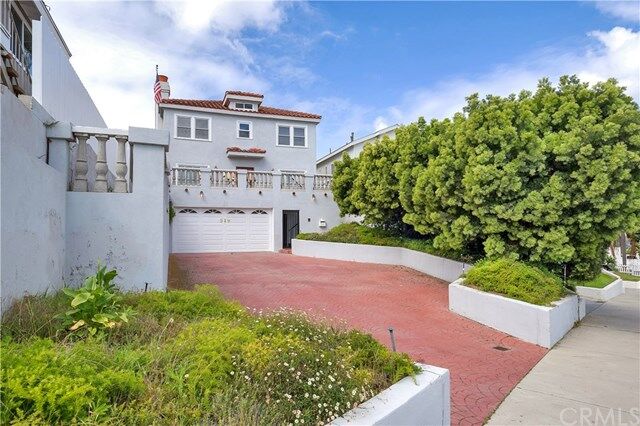 Property Photo: 519 Camino Real CA 90277