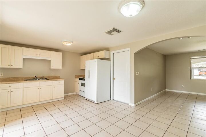Property Photo: 6025 Florida Circle S FL 33572