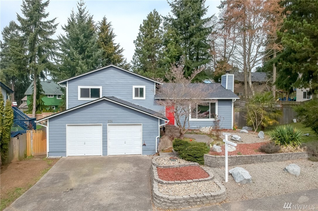 Property Photo:  224 S 317th Place  WA 98023 